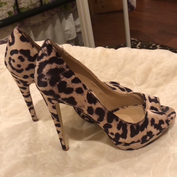 Victoria Secret Heels - Size 6B - $14 - Picture 5 of 9